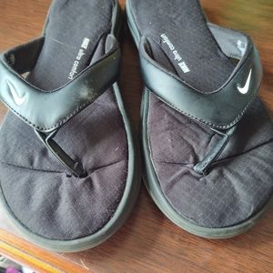 Nike flip flop